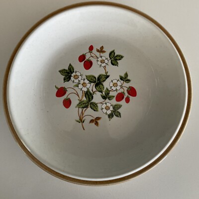 Sheffield Strawberries  n Cream Bread & Butter Stoneware Dish 6 3/4  NEW