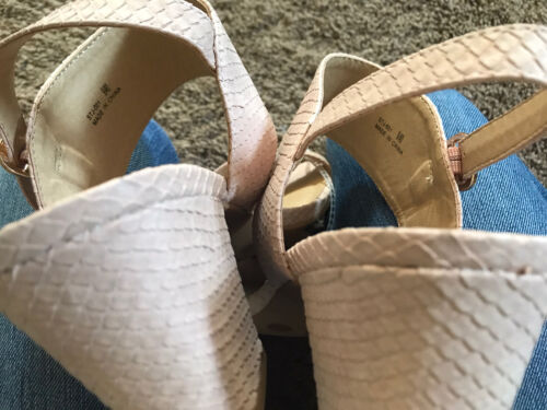 cl by laundry shoes Block Heel Sandals Size 9 MSRP $70 Blush - Picture 8 of 11
