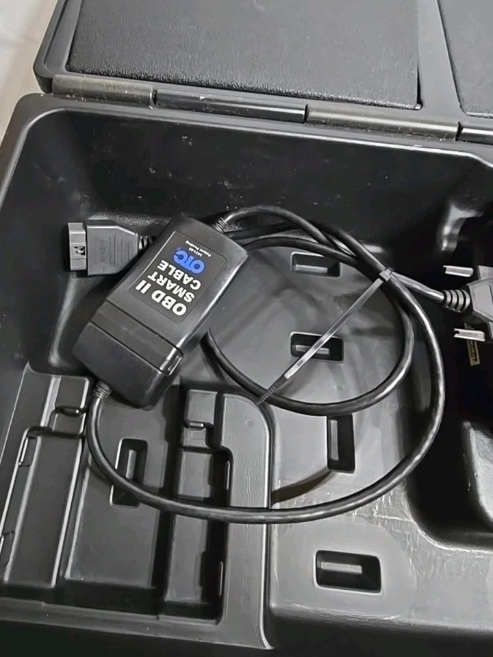 KIT ESCÁNER DIAGNÓSTICO GENISYS SPX OTC - COMPLETO CON CABLES/ADAPTADORES  Foto 2 de 4