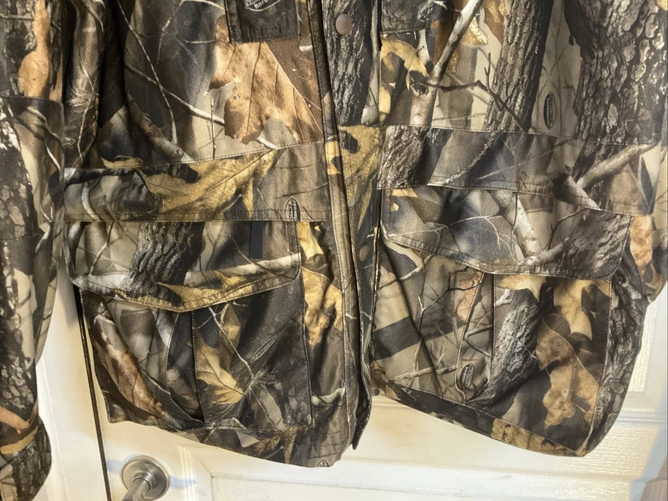 Cabela’s Lined Hooded Whitetail Realtree Men’s Hunting Parka , Gor-Tex Size XL - Image 3 of 4