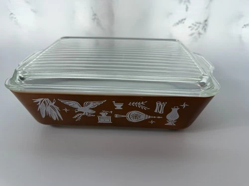 Pyrex Vintage Early American #0503 Refrigerator Casserole Dish 1 1/2 Qt. w/ Lid