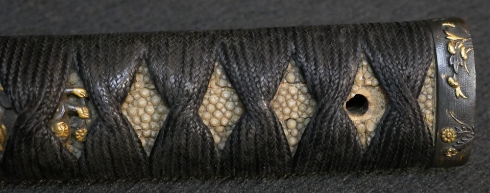 Antiguo Wakizashi Tanto japonés 秋草 Akikusa Fuchikashira Tsuka mango período Edo Foto 3 de 4