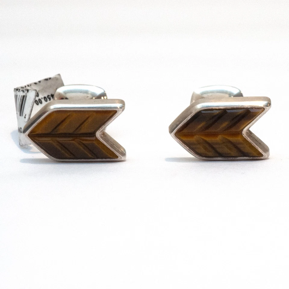 Nuevos gemelos de piedra con flecha Chevron para hombre David Yurman en plata y ojo de tigre Foto 3 de 4