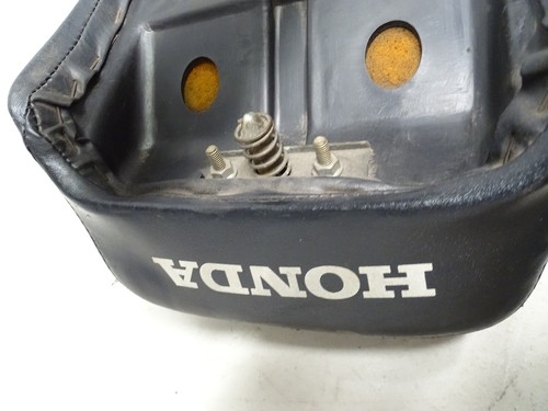 1985 Honda VF500C Magna V30 Seat - Picture 6 of 12