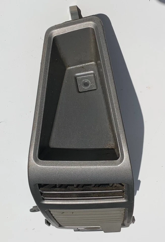 Nissan Titan Armada QX56 2004-2014 Front LH Driver Side Heater A/C Vent Silver - Image 2 of 3