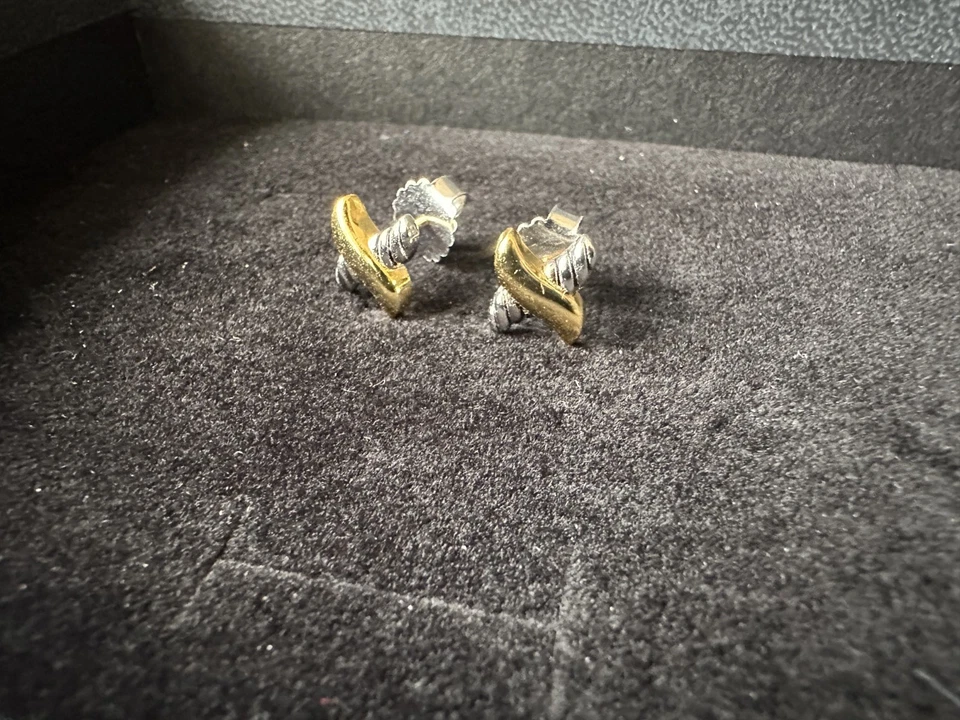 Aretes pequeños X de plata de ley 925 con oro amarillo de 18 quilates David Yurman Foto 4 de 4