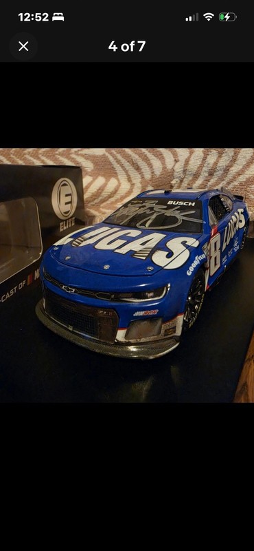 Lionel Racing Elite 1:24 Kyle Busch #8 Lucas Oil 2019 Chevrolet Autographed