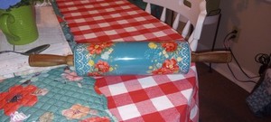 Pioneer Woman rolling pin 