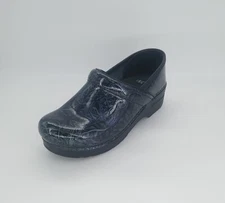 9263 Dansko Professional Tropical Leaf Patent Clog Size 39