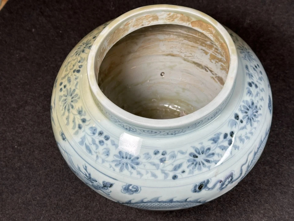 Yuan Dynasty Blue and White Dragon Jar Antique 元青花罐 到代古瓷 - Image 4 of 4