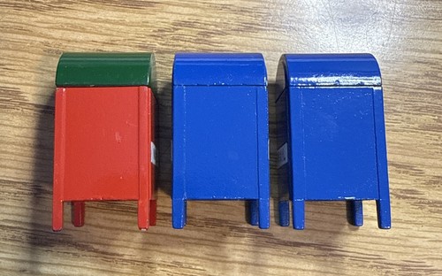 DEPT 56 Guss Briefkasten Metall USA Post USPS rot, blau 3 Stück Eisenbahn Hobby - Bild 3 von 7
