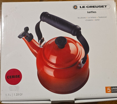 Le Creuset Cerise Enamel Whistling Kettle 1.1L 1.25Qt Model 92000900060000