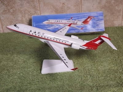 Flight Miniatures Shanghai Airlines Bombardier CRJ-200 Desk 1/100 Model Airplane