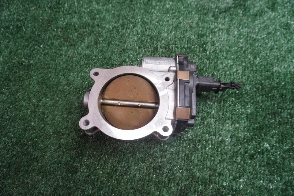 Chevrolet Silverado 1500 2022 motor de 5,3 L carrocería del acelerador fabricante de equipos originales 28 k millas 12713775 Foto 2 de 4