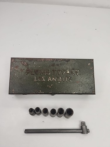 Vntg PLOMB Tool Co Los Angeles, Metal 1/4" Socket Box With Sockets & Breaker Bar