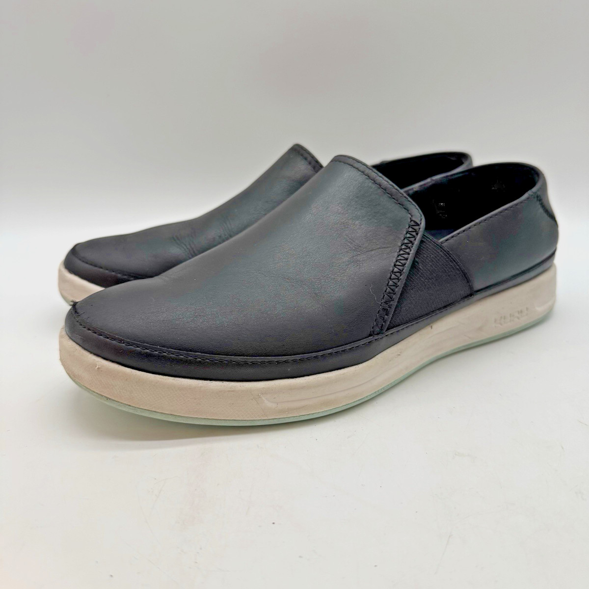 Kuru Roam Atla Sneakers Women's 9 Black Leather Slip On Comfortcore Loafers