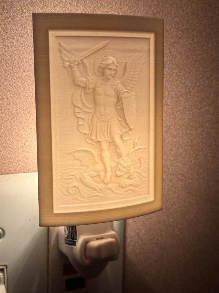 San Miguel Arcángel Litofanía Luz Nocturna Católica Impreso en 3D Regalo Foto 4 de 4