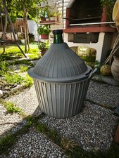 n.6 damigiane da 54litri pulite, e ben conservate