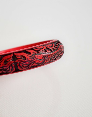 New Authentic GUCCI Aged Red CHINESE DRAGON Carved Resin BANGLE Bracelet S - Picture 9 of 13