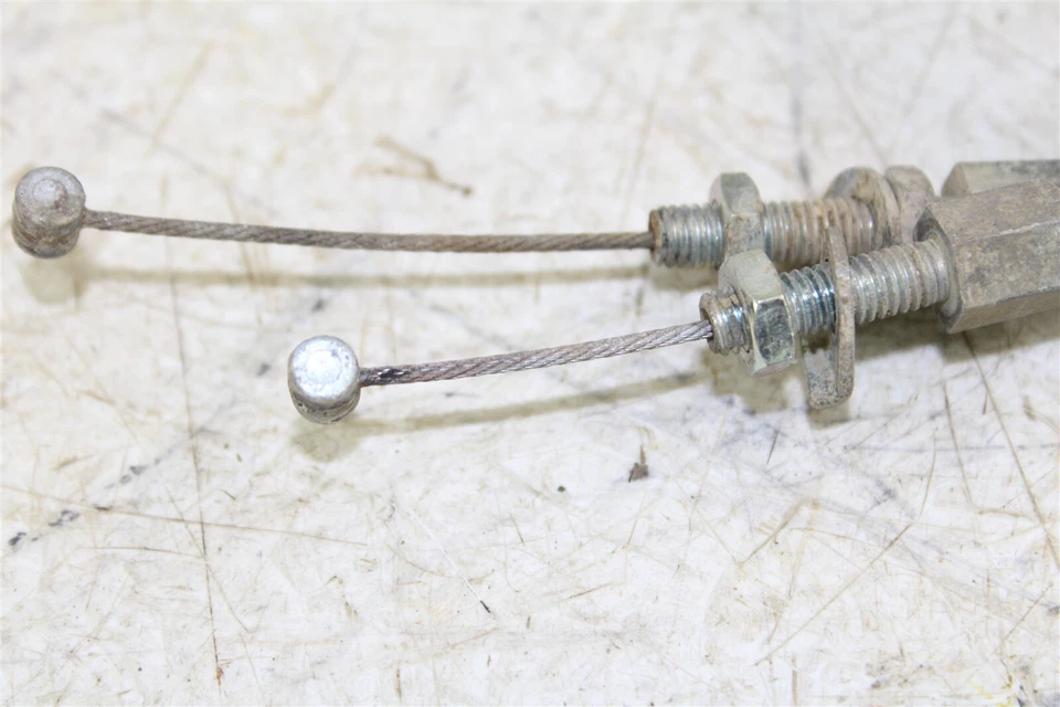 2003 Honda CRF 450R Throttle Housing w/ Cables - Imagem 3 de 4