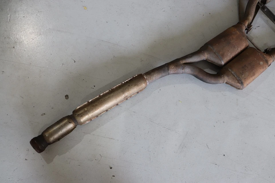 Tubo central de escape Aston Martin DB7 1996 I6 + silenciadores J177  Foto 3 de 4