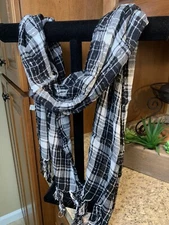 Women's Fashion Scarf 14" L x 56" Wrap Scarf for Women Black & White U6-64