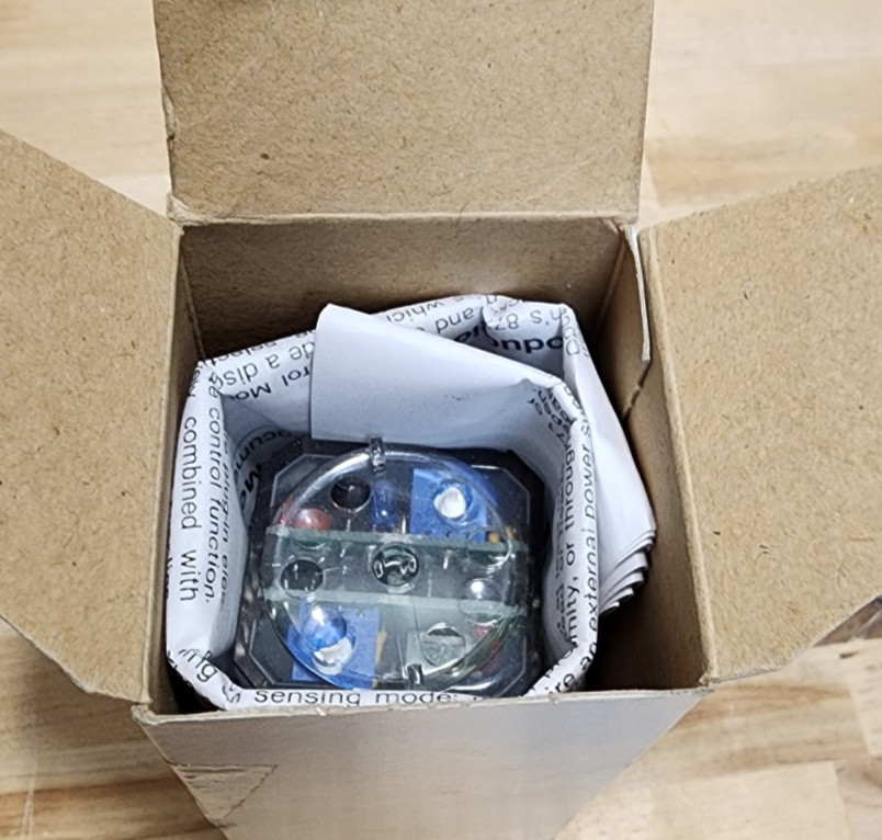 Eaton Cutler Hammer 8772A-6501 Photoelectric Control Unit Module 70 Series NOS