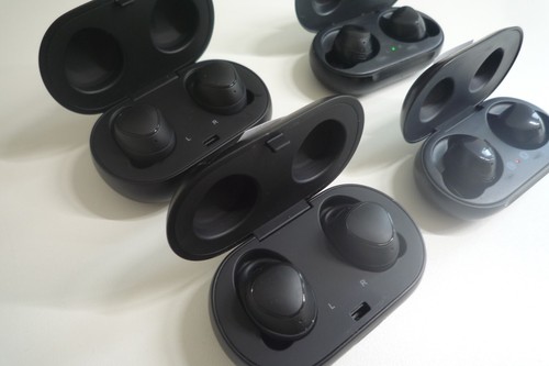 Job lot 2x Samsung Gear IconX Earbud And 2x Galaxy Buds Headphones - Black - Afbeelding 4 van 9
