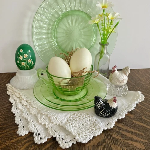 VNTG Country Kitchen Assemblage Vignette w/Uranium Glass, Kitschy S&P, Linen &…