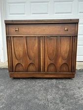 Mid-Century Modern Broyhill Brasilia Walnut Serving Cart