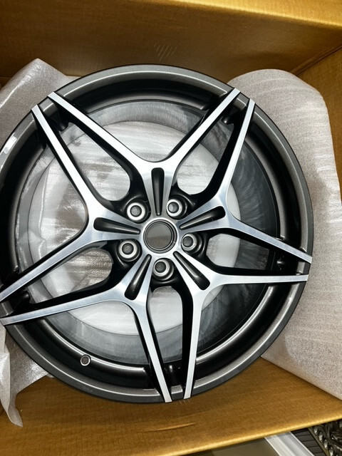 New/unused Ferrari California T Rear Wheel PN303335