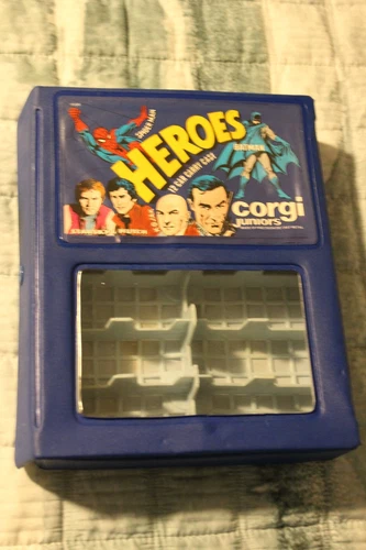 Vintage Corgi Juniors Heroes 12 Car Carry Case nice condition