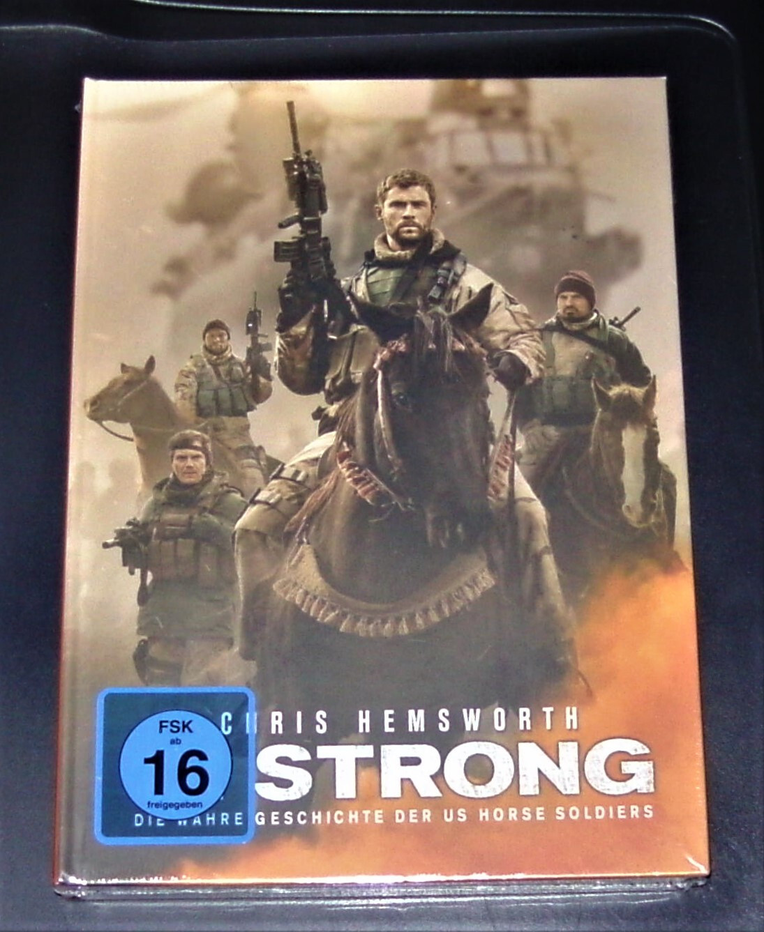 12 Strong Limited Numbered Mediabook 4K Blu Ray + Blu Ray New & OVP