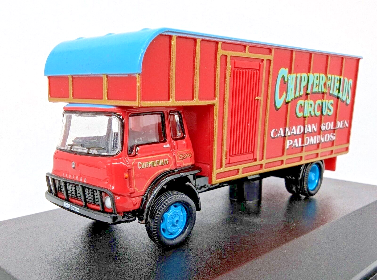 Oxford Diecast 1:76 Bedford TK Chipperfields Circus Horsebox CH017