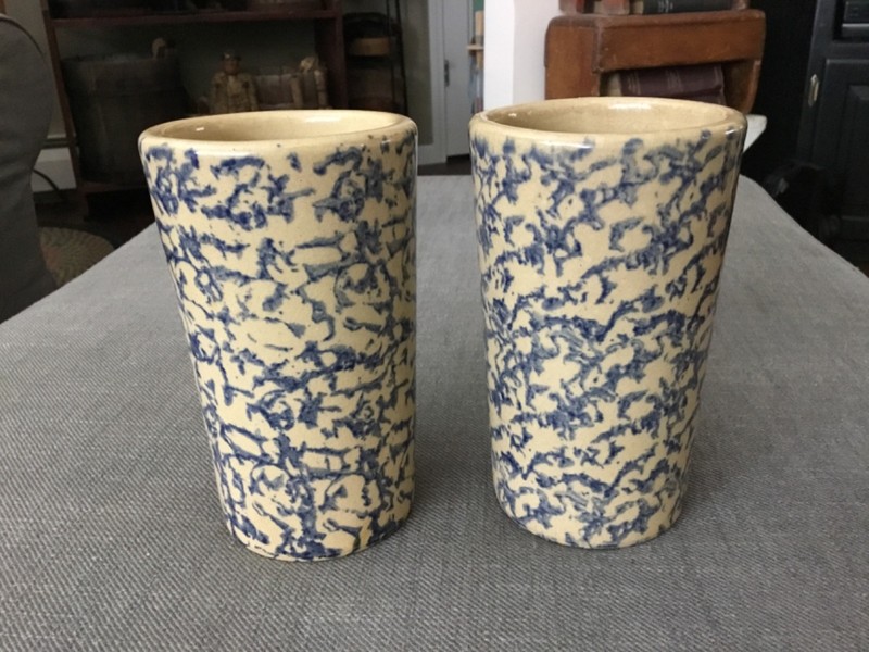 2 VINTAGE STONEWARE TUMBLERS RRP CO. CREAM AND BLUE SPLATTER WARE