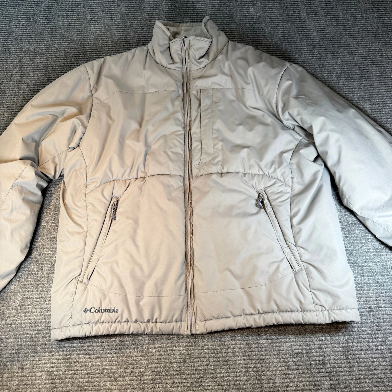 Columbia Jacket Full Zip Puffer Coat Padded Lightweight Outdoor Layering Gray
Opens in a new window