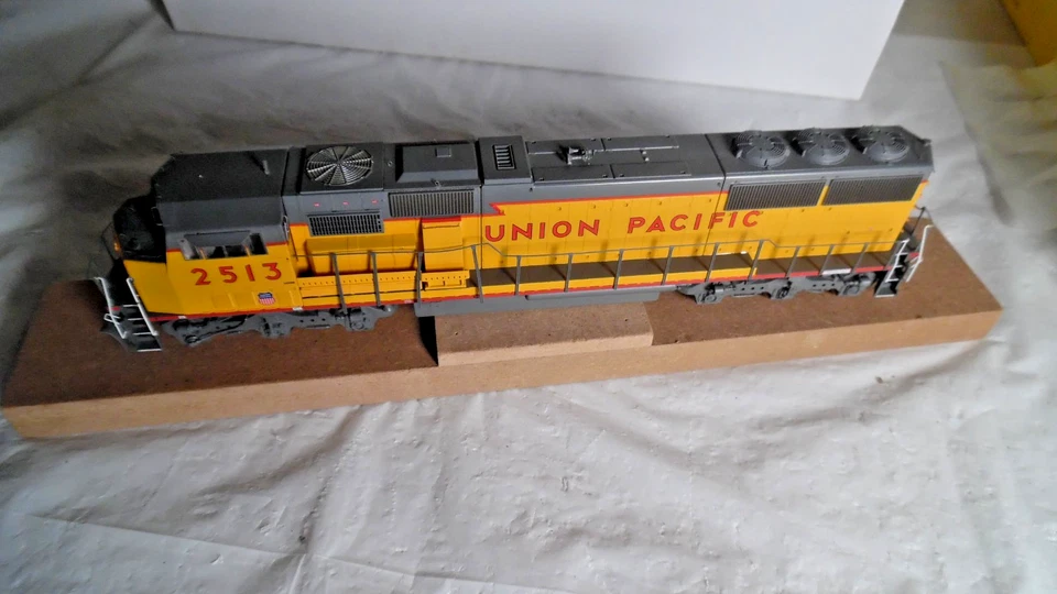 Athearn G67282  Union Pacific SD60M #2513 HO Diesel  Used-Untested -As IS - Image 3 of 4