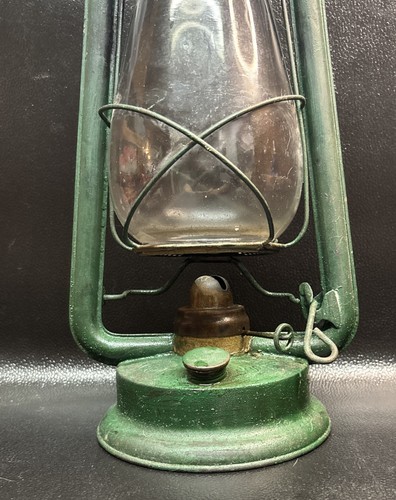 Vtg Rustic Green No. 210 Supreme Lantern w/ Embury No. 20 Clear Globe Hurricane - Picture 2 of 11