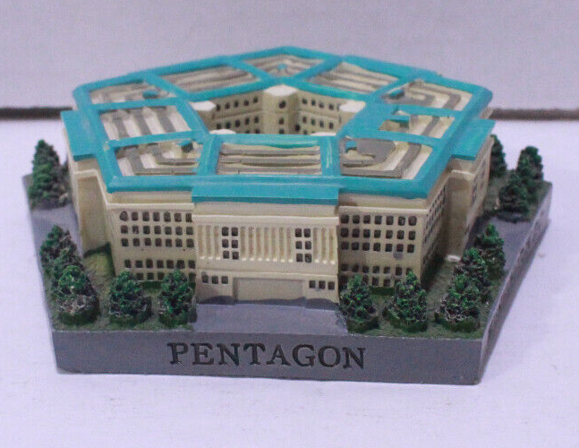 ワシントンD.C.小さな置物 Washington D.C Pentagon Miniature Replica Building 2.5