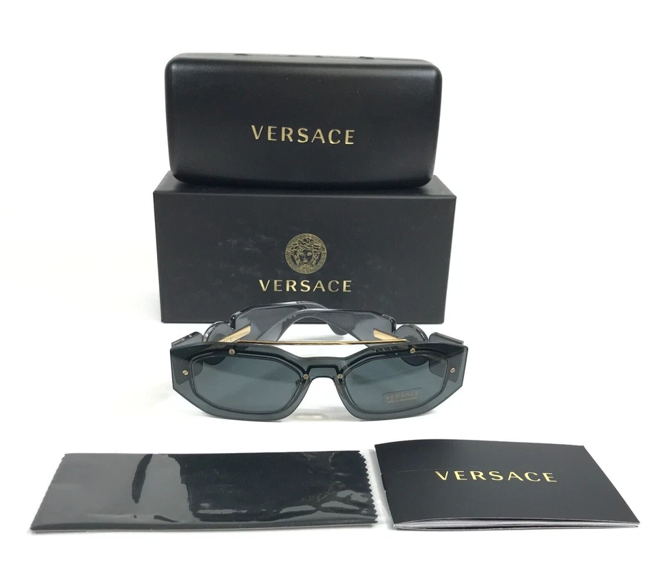 Óculos de sol Versace MOD.2235 1002/87 cinza transparente dourado com lente cinza escuro - Imagem 2 de 4