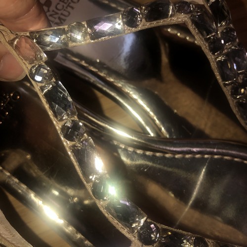 Vince Camuto Oro Joya Bling Correa Ajustable Estrás Sandalias Cuero 8 NUEVAS - Imagen 11 de 11
