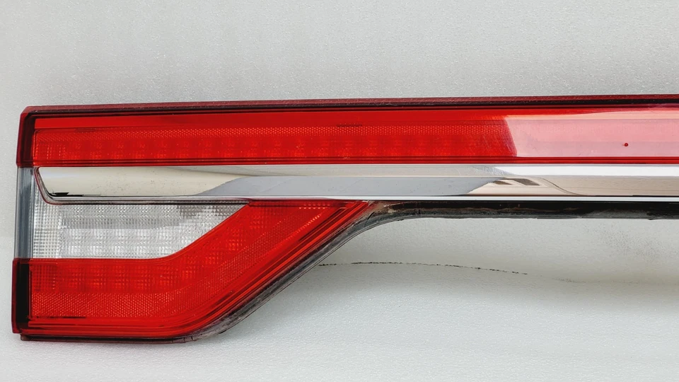 Lincoln Navigator 2015 2016 2017 puerta levadiza central LED barra de luz trasera FL7413B433AF Foto 2 de 4