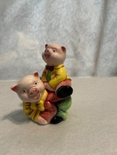 vintage pig  salt and pepper shakers ceramic Sz is 3 12 in tall excellent cond.