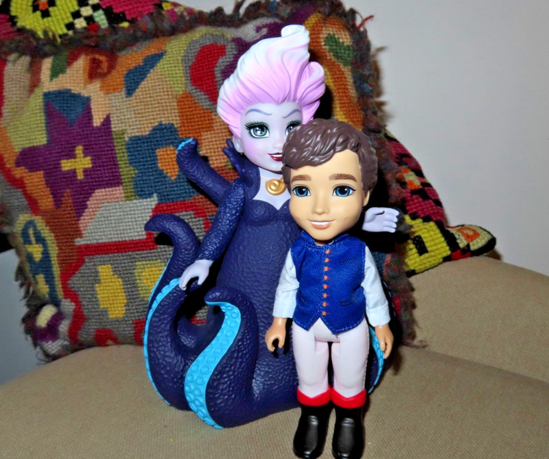 Disney The Little Mermaid Villian  Ursula & Eric vinyl figures doll