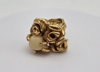 Crown Trifari Jonathan Bailey Gold Tone Rose Faux Pearl Nugget Ring Size 5