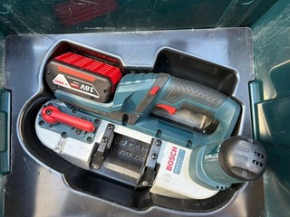 Bosch Professional GCB 18 V Li Bandsäge 18 Volt System