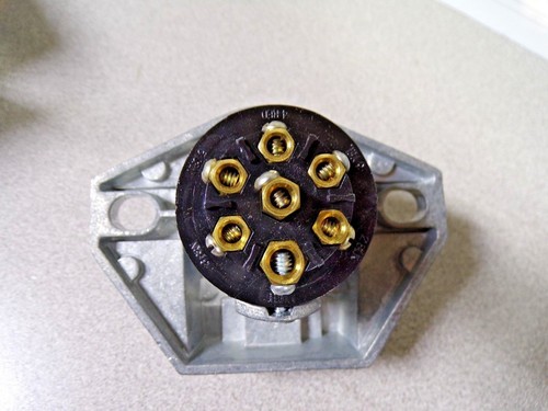 7-Way Female Socket, 8G366 (MG) - Picture 2 of 4