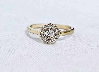 Gold Tone Band Ring With Clear Crystals Size 9 J6-1685