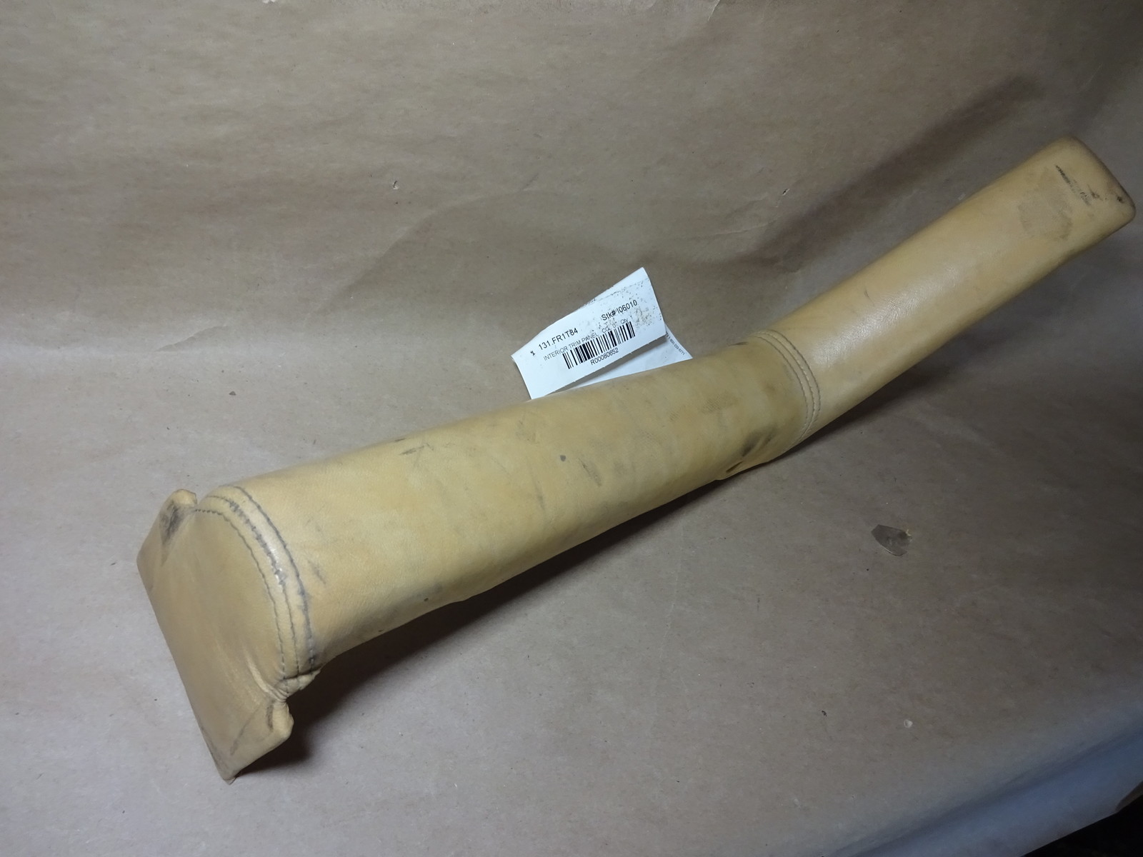 Ferrari Mondial - Rear Seat Arm Seat Belt Moulding Trim 62667000