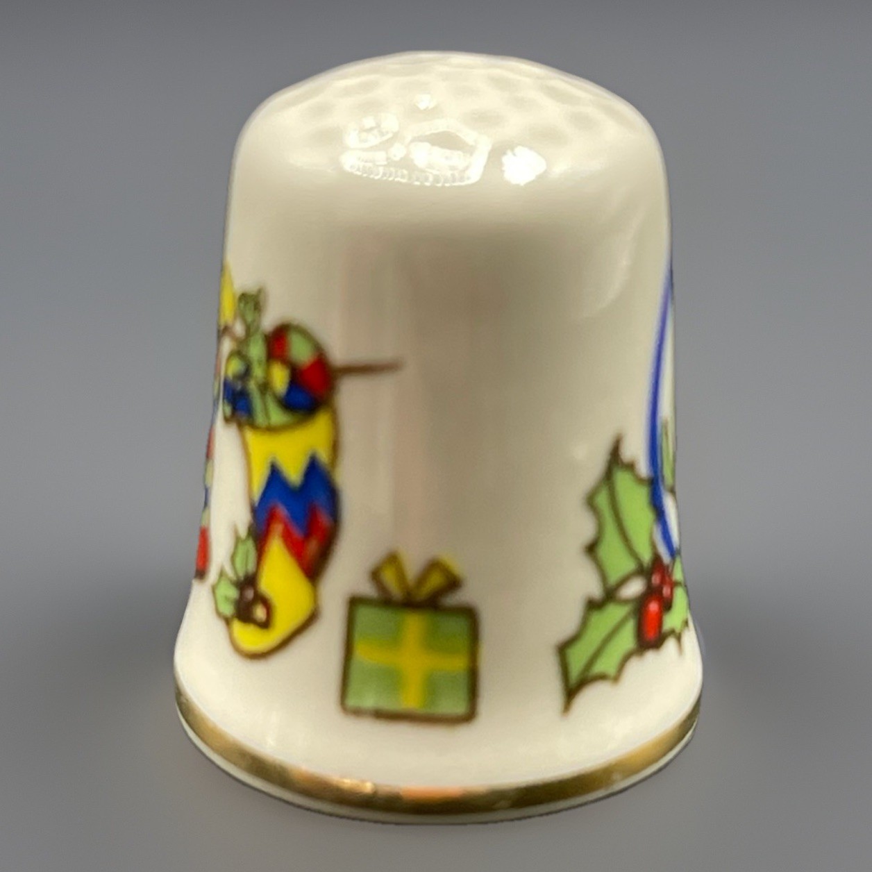 VTG Masons Ironstone Porcelain Thimble Christ Singing Bird Holly Berries Gold GC